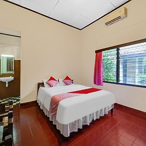 Oyo 90676 Oryza Hotel